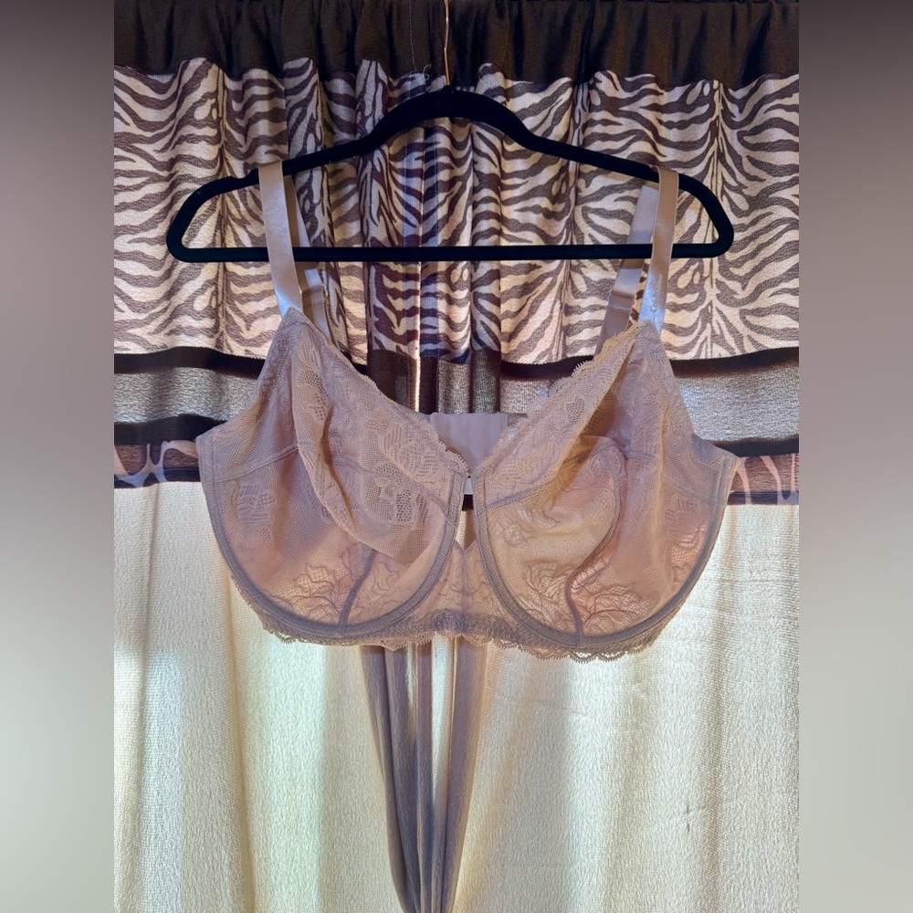 Calvin Klein Lace Underwire Bra - Tan